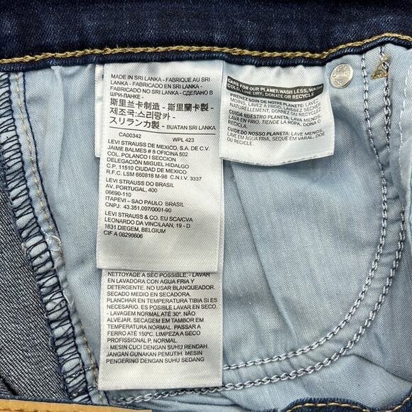 Levi’s Bermuda Short Size 28 - Picture 8 of 16